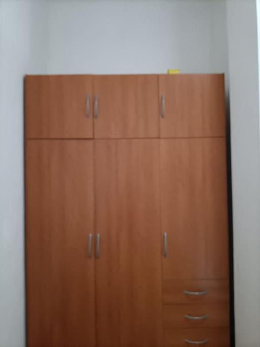 Habitacion En Un Bajo 2 Camas Individual Casa Compartida Abades  Ngoại thất bức ảnh