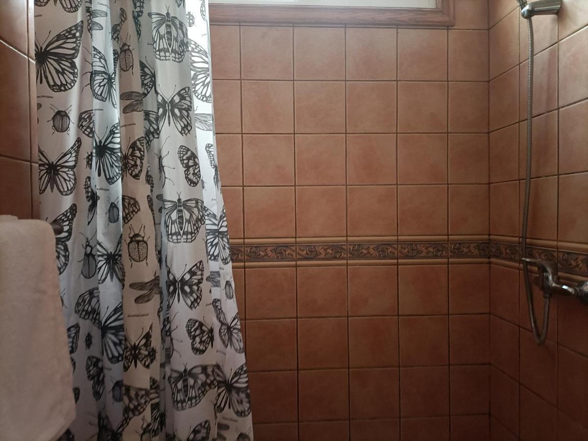 Habitacion En Un Bajo 2 Camas Individual Casa Compartida Abades  Ngoại thất bức ảnh