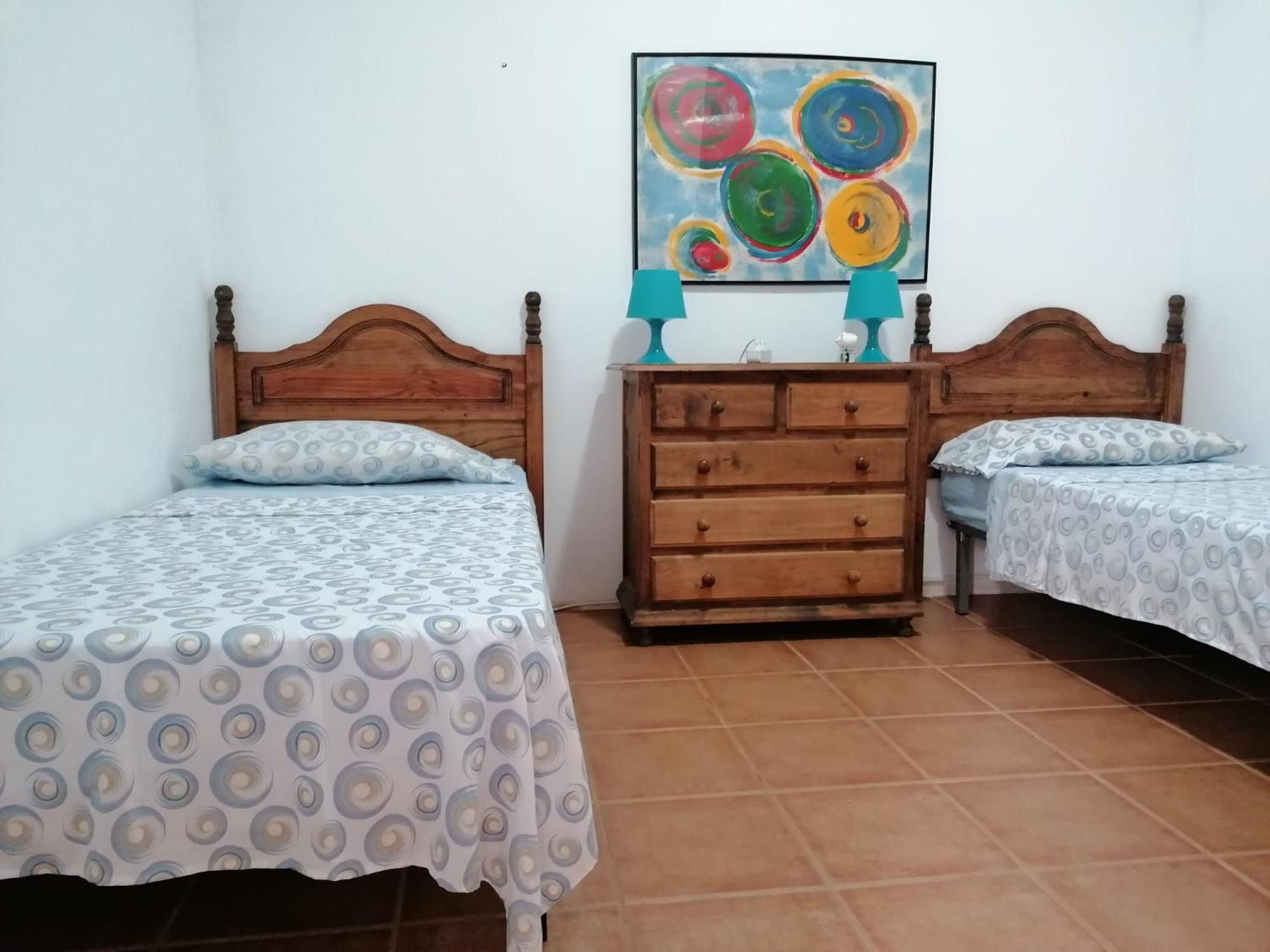 Habitacion En Un Bajo 2 Camas Individual Casa Compartida Abades  Ngoại thất bức ảnh