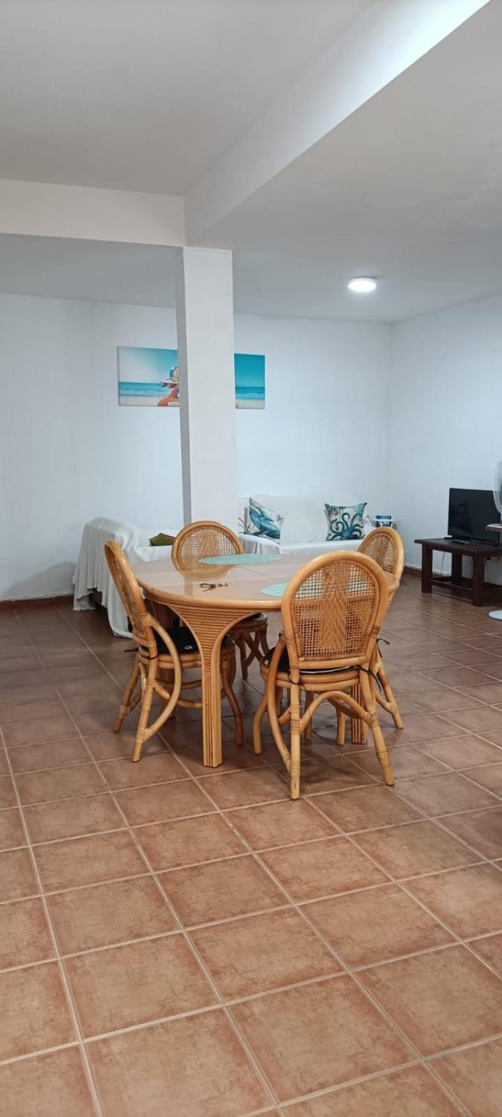 Habitacion En Un Bajo 2 Camas Individual Casa Compartida Abades  Ngoại thất bức ảnh