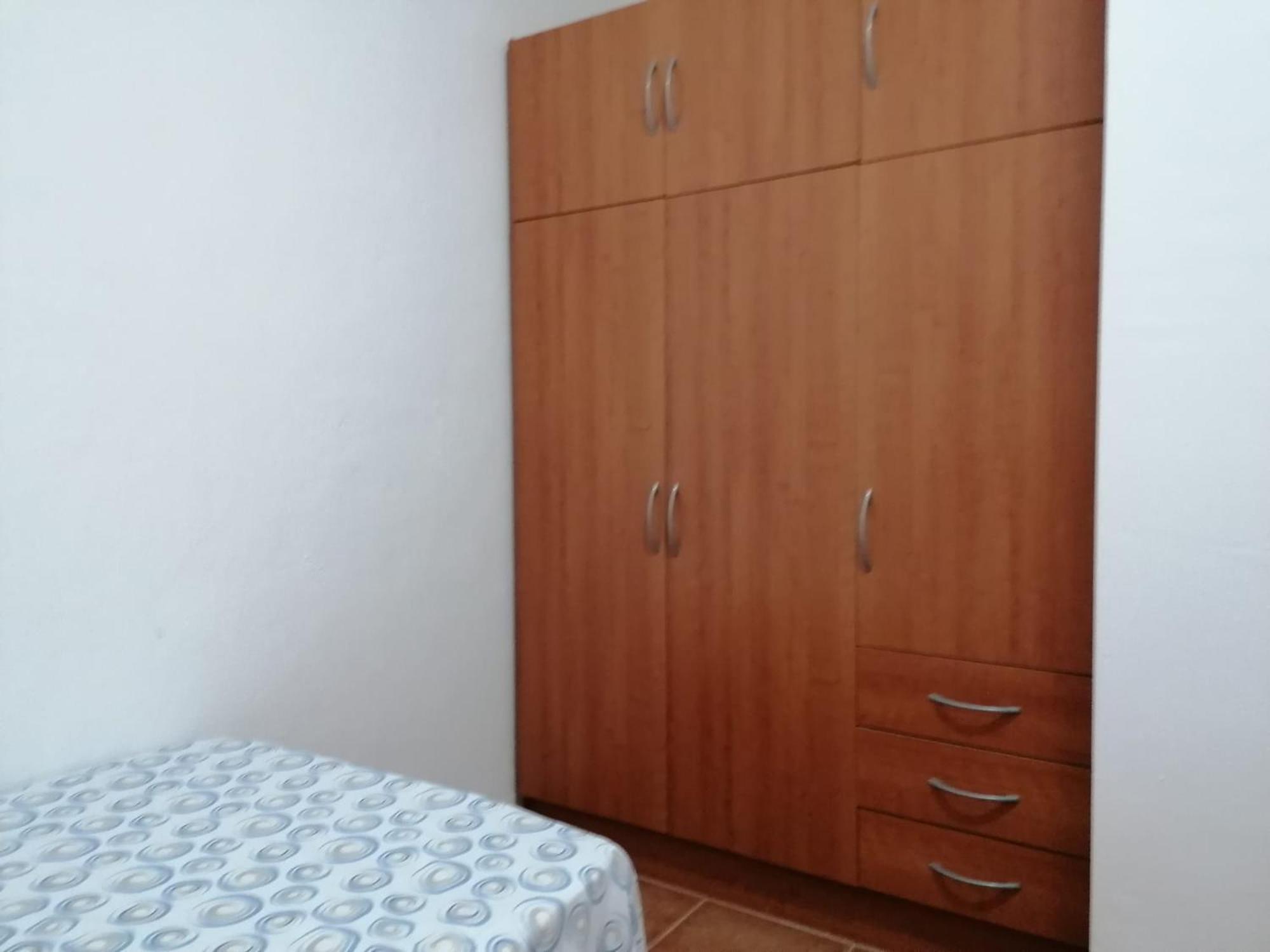 Habitacion En Un Bajo 2 Camas Individual Casa Compartida Abades  Ngoại thất bức ảnh