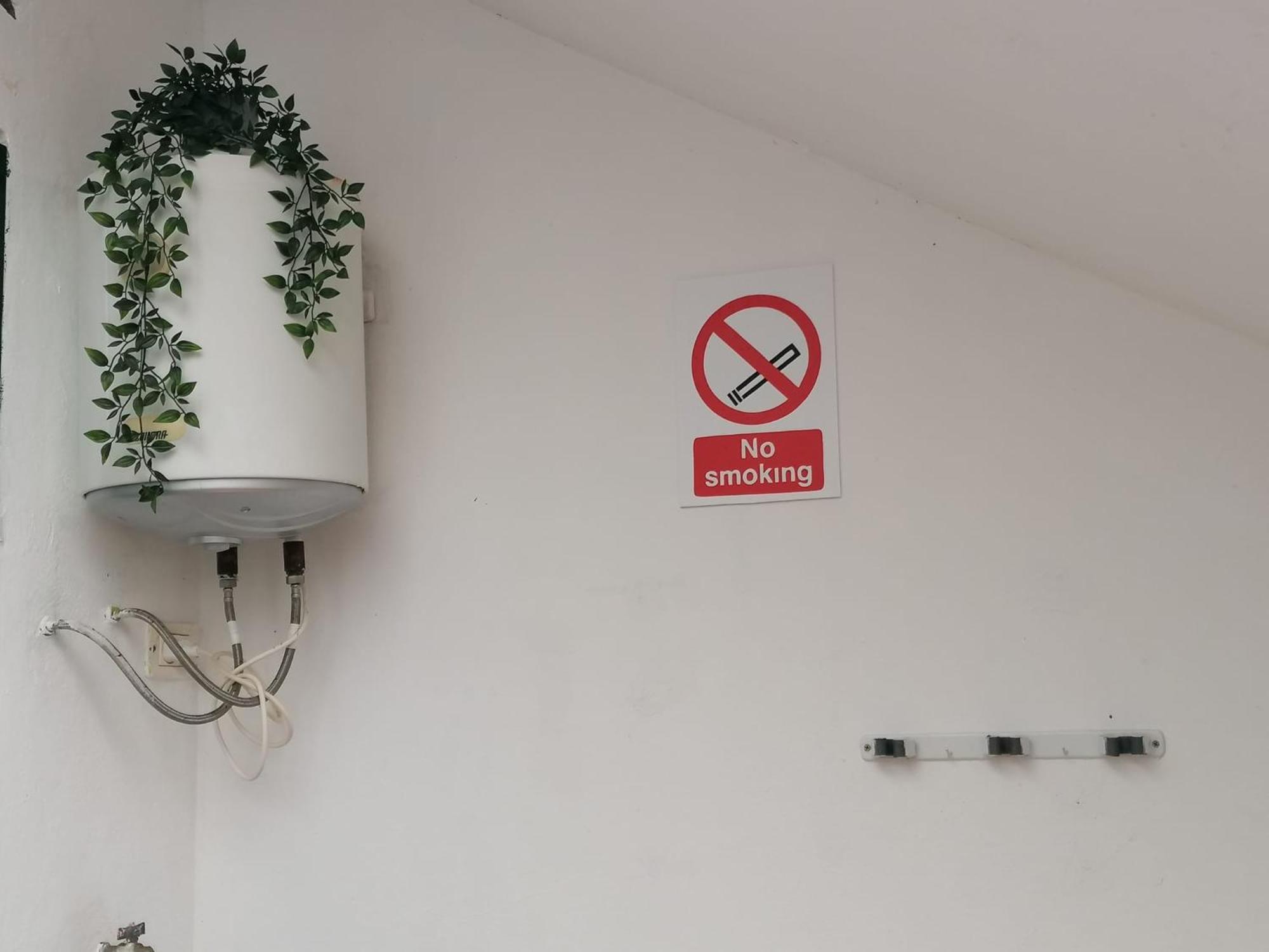 Habitacion En Un Bajo 2 Camas Individual Casa Compartida Abades  Ngoại thất bức ảnh